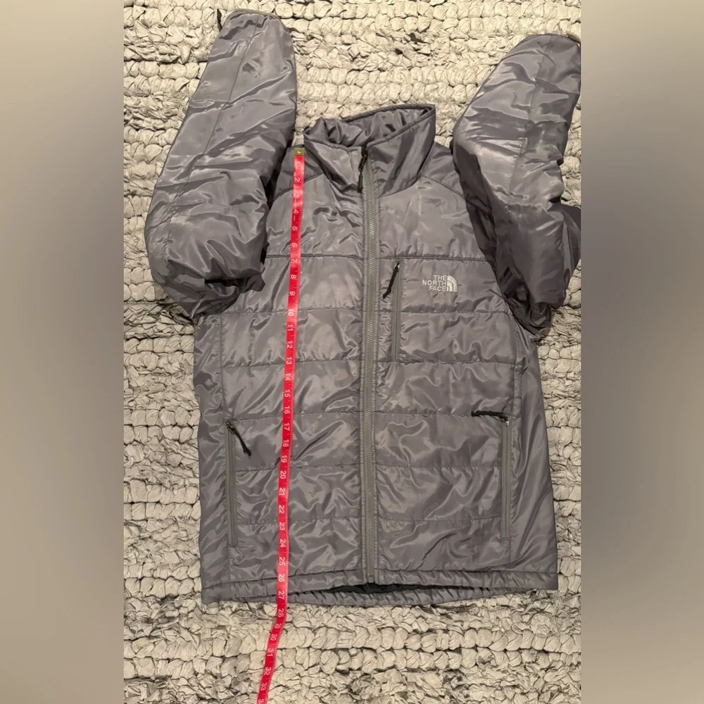 The North Face Men's Silver/Gray Puffer Jacket